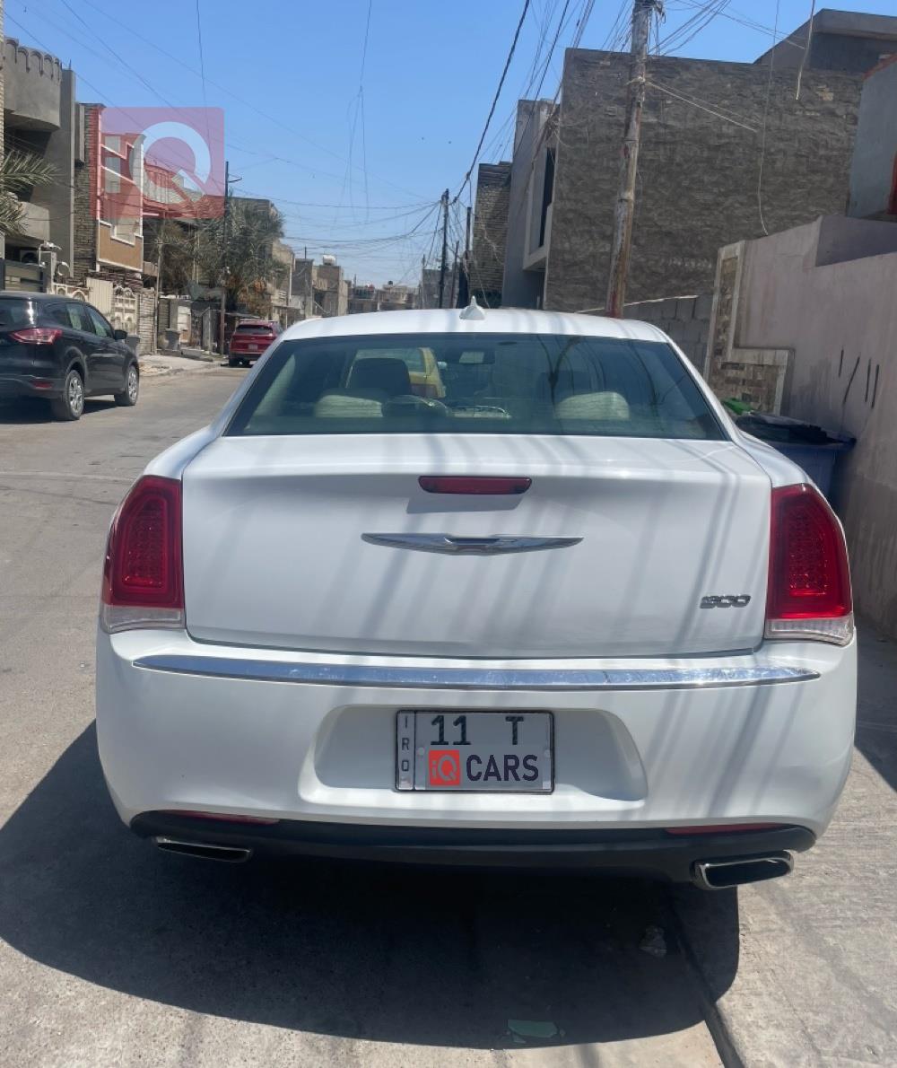 كرايسلر 300